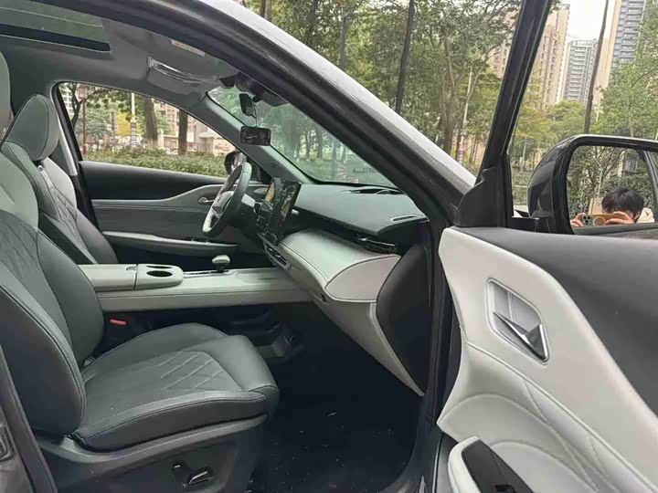 Фото 8 - Changan UNI-Z Hybrid