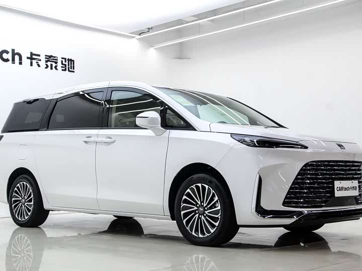 Фото 3 - Buick GL8 Hybrid