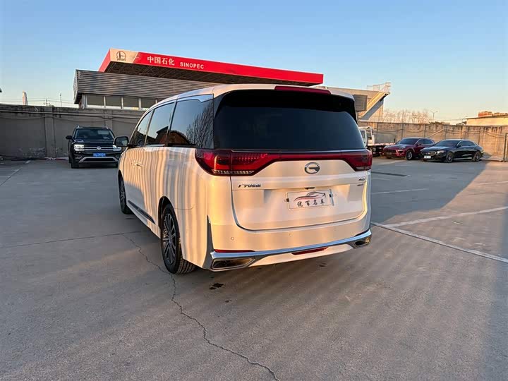 Фото 4 - GAC Trumpchi M8