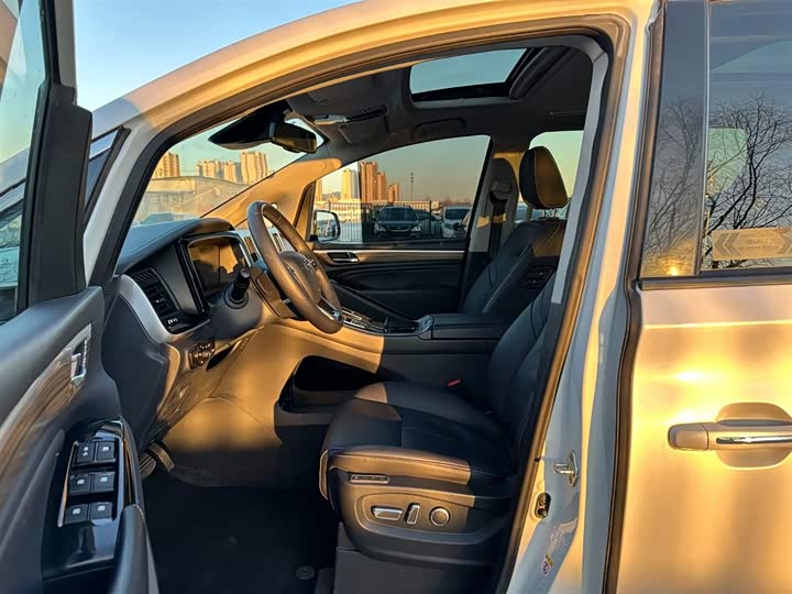 Фото 9 - GAC Trumpchi M8