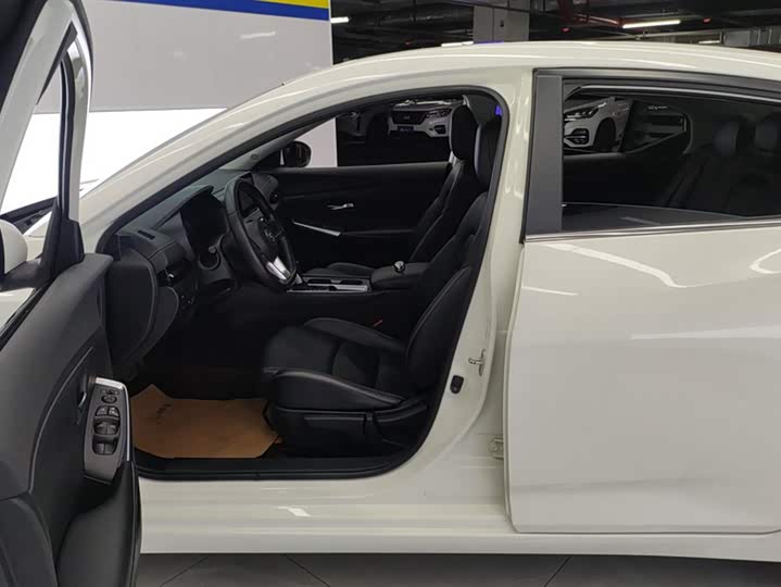 Фото 9 - Nissan Sylphy