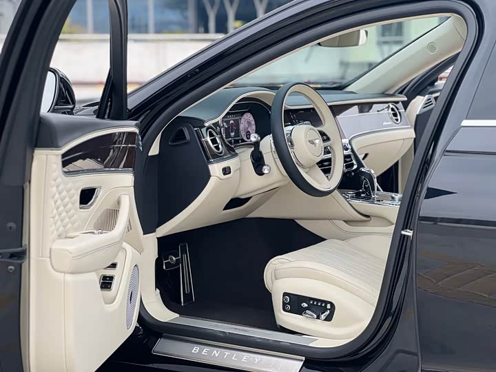 Фото 4 - Bentley Flying Spur