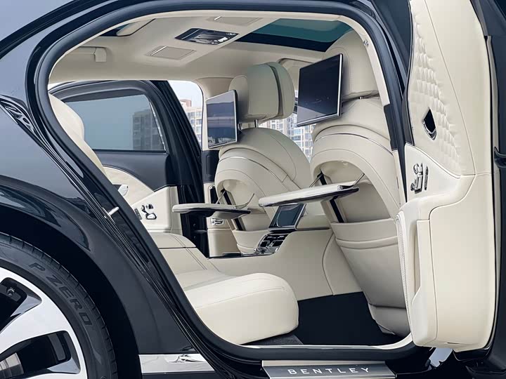 Фото 7 - Bentley Flying Spur