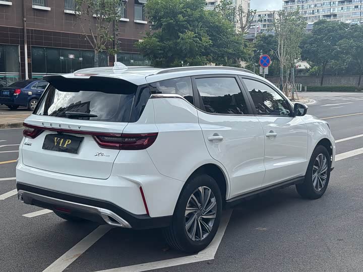 Фото 6 - Geely Vision X6