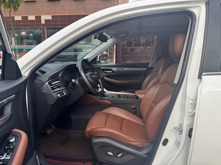 Фото 7 - Geely Vision X6