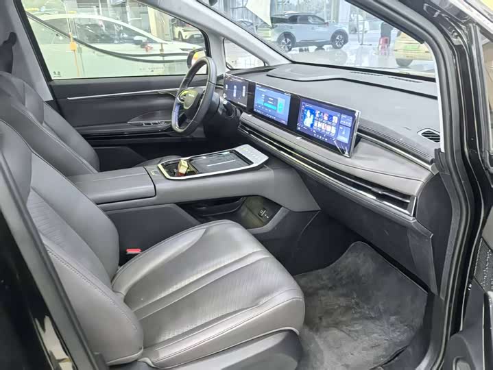 Фото 5 - Maxus Mifa 7