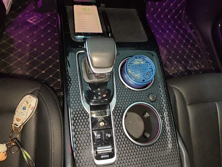 Фото 6 - Hongqi HS3