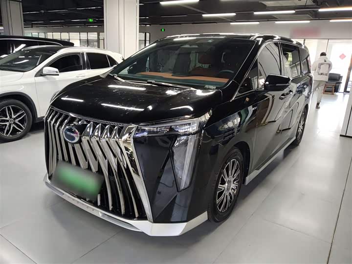 Фото 2 - GAC Trumpchi E9