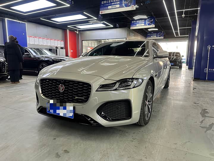 Фото 1 - Jaguar XF L