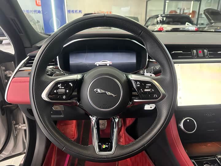 Фото 8 - Jaguar XF L