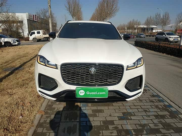 Фото 3 - Jaguar F-Pace