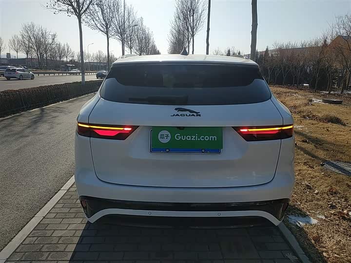Фото 6 - Jaguar F-Pace