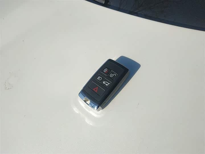 Фото 9 - Jaguar F-Pace