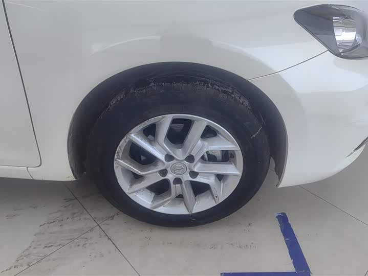 Фото 6 - Nissan Tiida