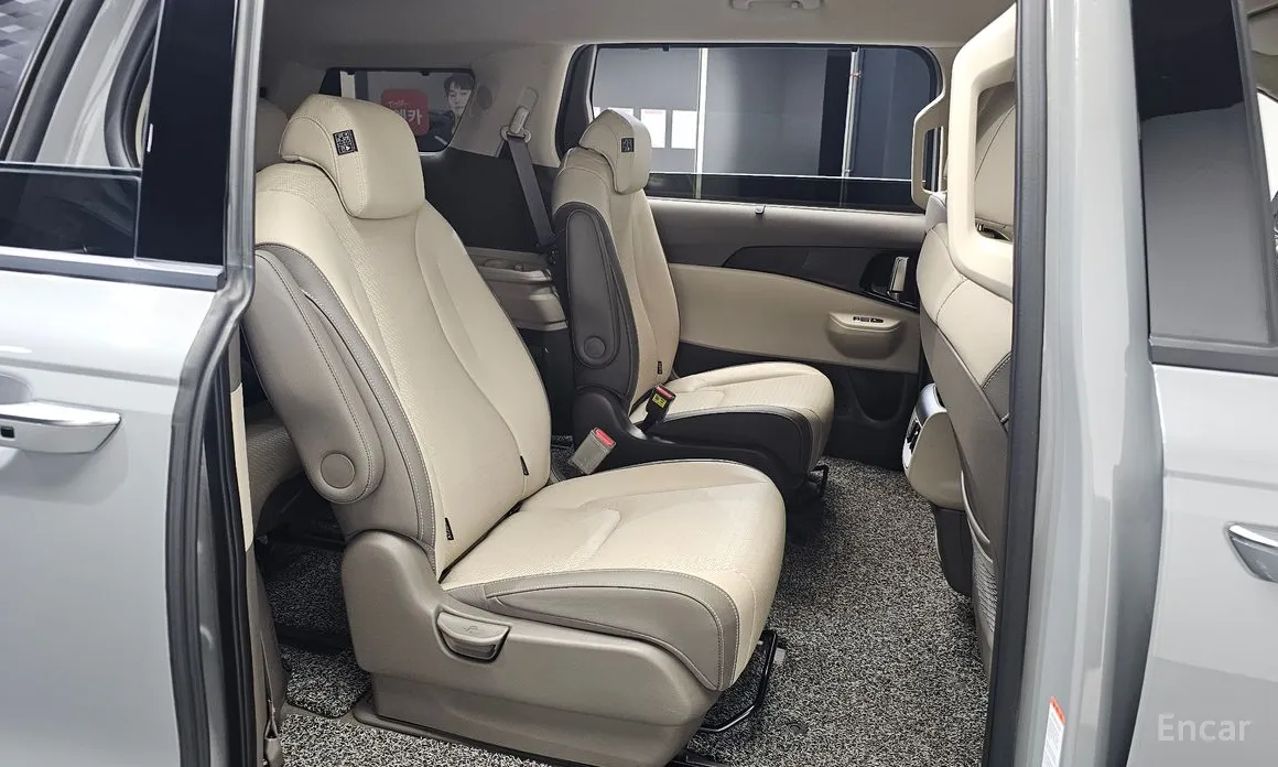 Фото 12 - Kia Carnival