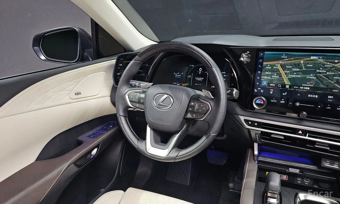 Фото 13 - Lexus RX