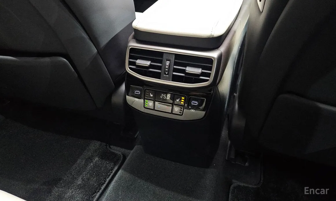 Фото 18 - Lexus RX