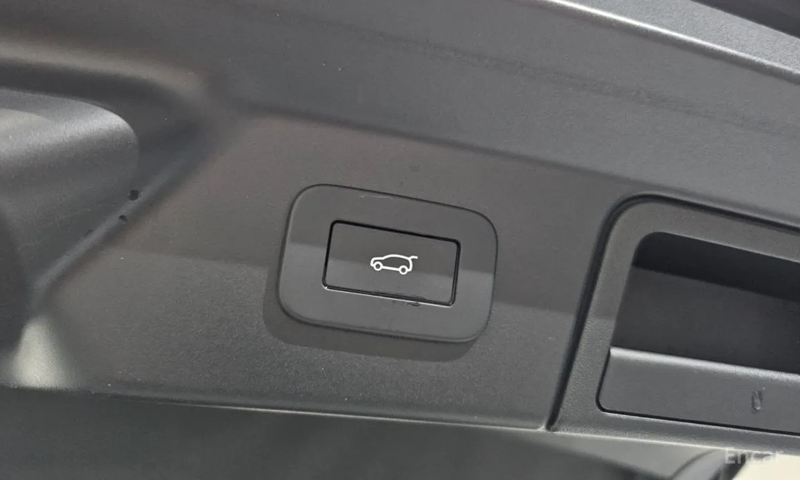 Фото 20 - Land Rover Range Rover Velar