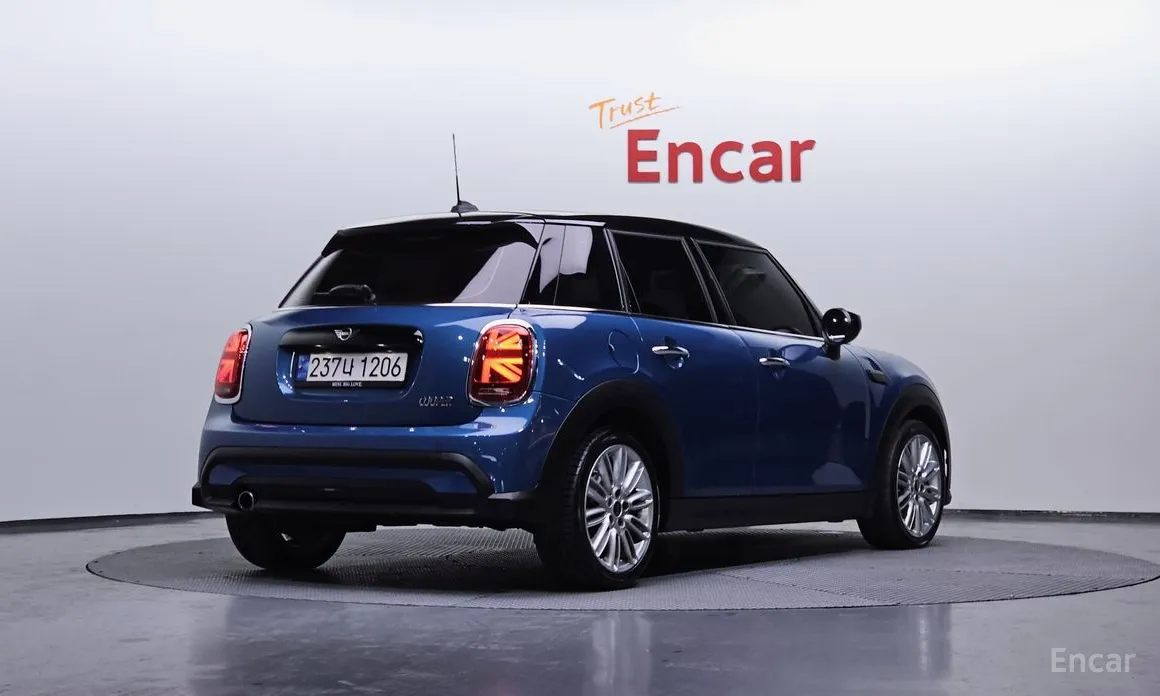 Фото 2 - Mini Cooper