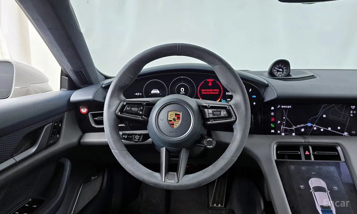 Фото 13 - Porsche Taycan