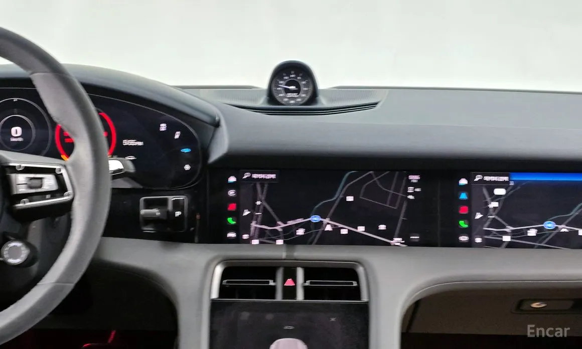 Фото 14 - Porsche Taycan