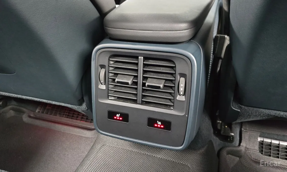 Фото 19 - Porsche Taycan