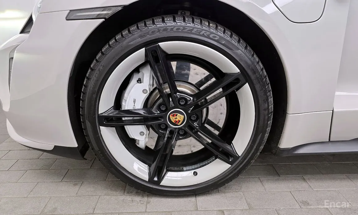 Фото 5 - Porsche Taycan