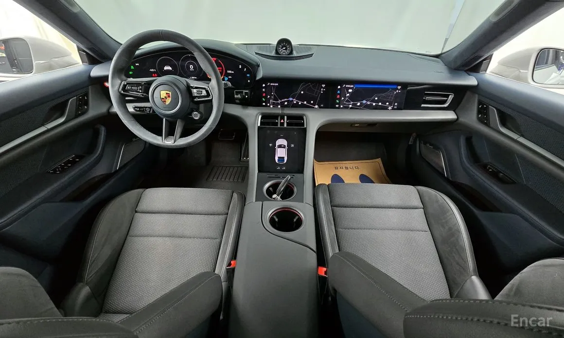 Фото 7 - Porsche Taycan