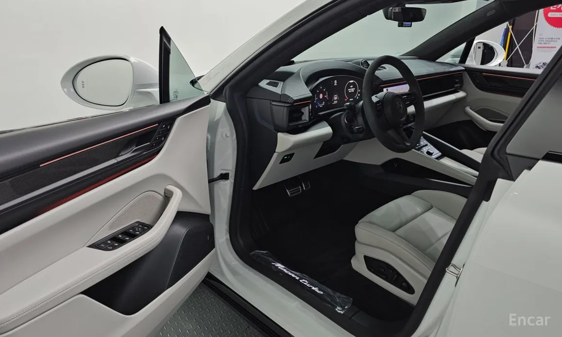 Фото 10 - Porsche Macan