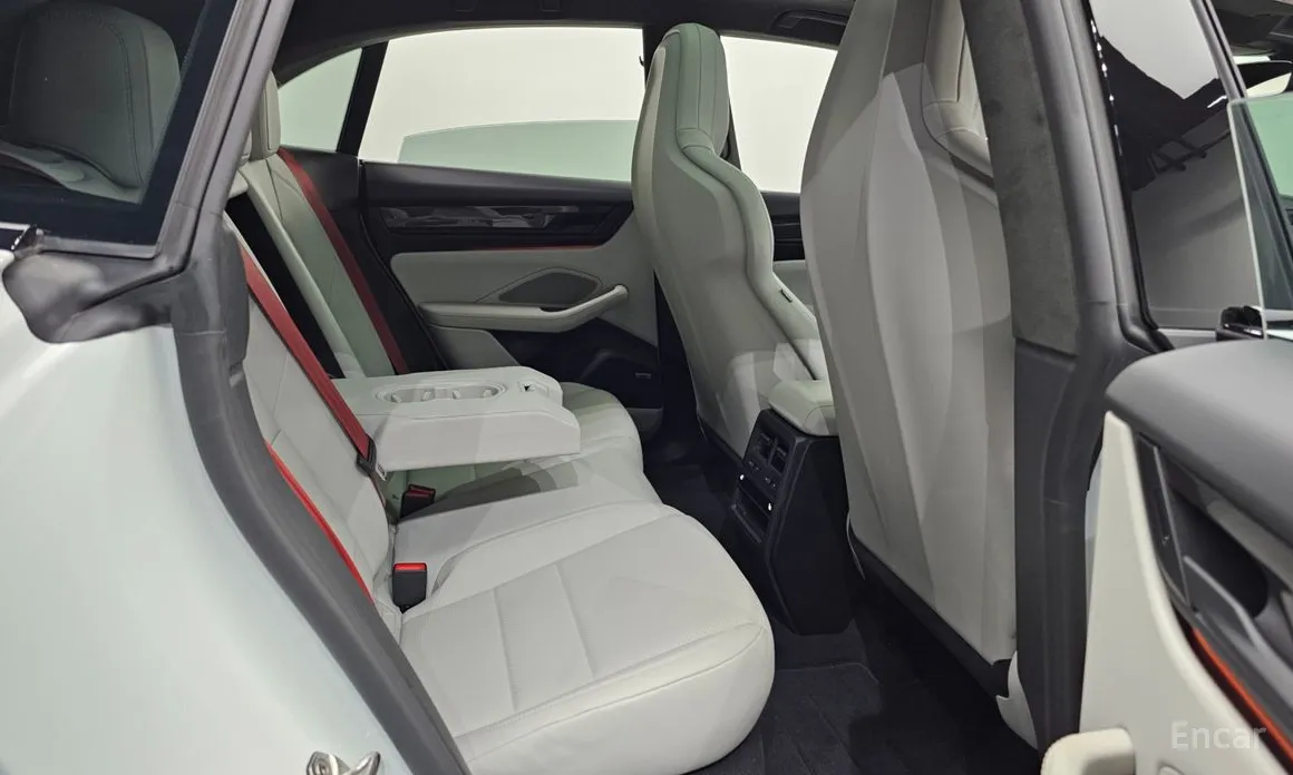 Фото 12 - Porsche Macan