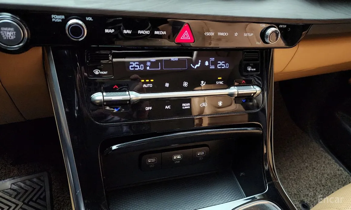 Фото 17 - Kia Carnival