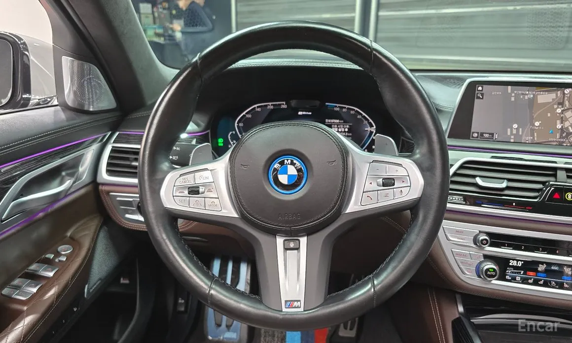 Фото 13 - BMW 7 Series