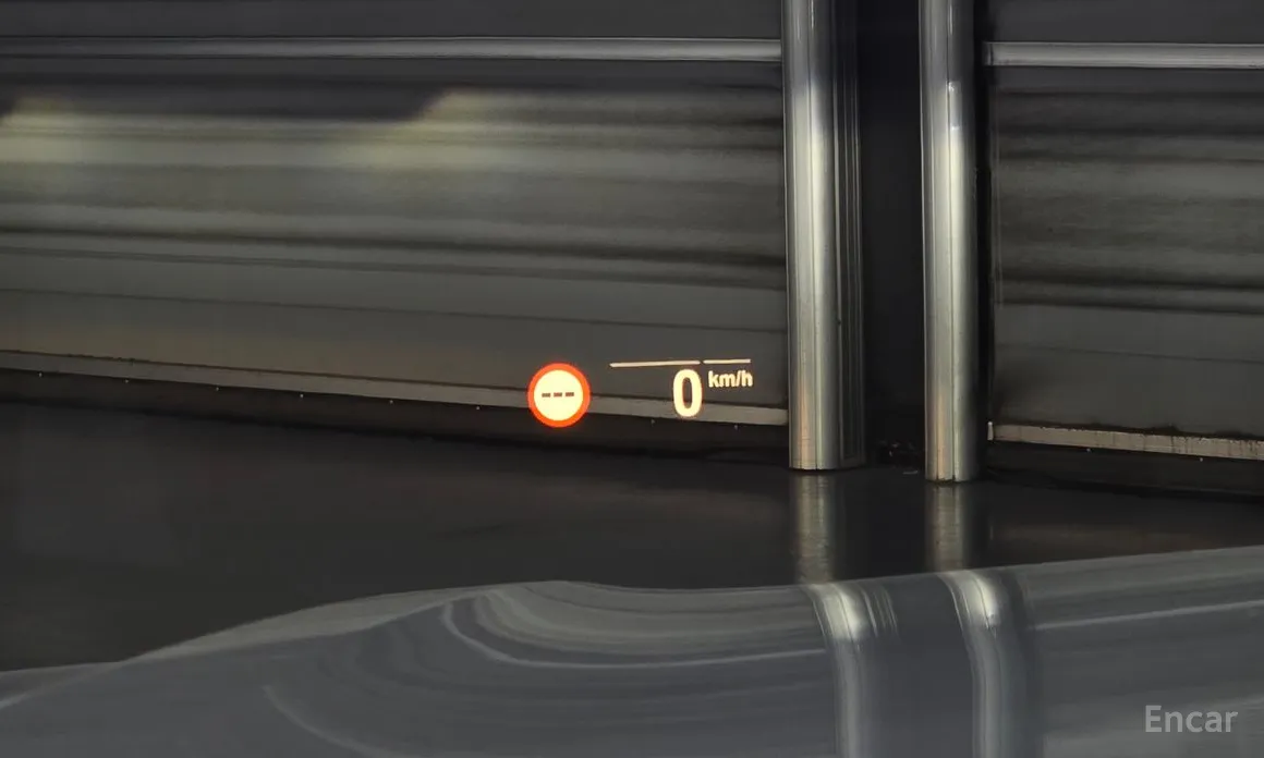 Фото 16 - BMW 7 Series