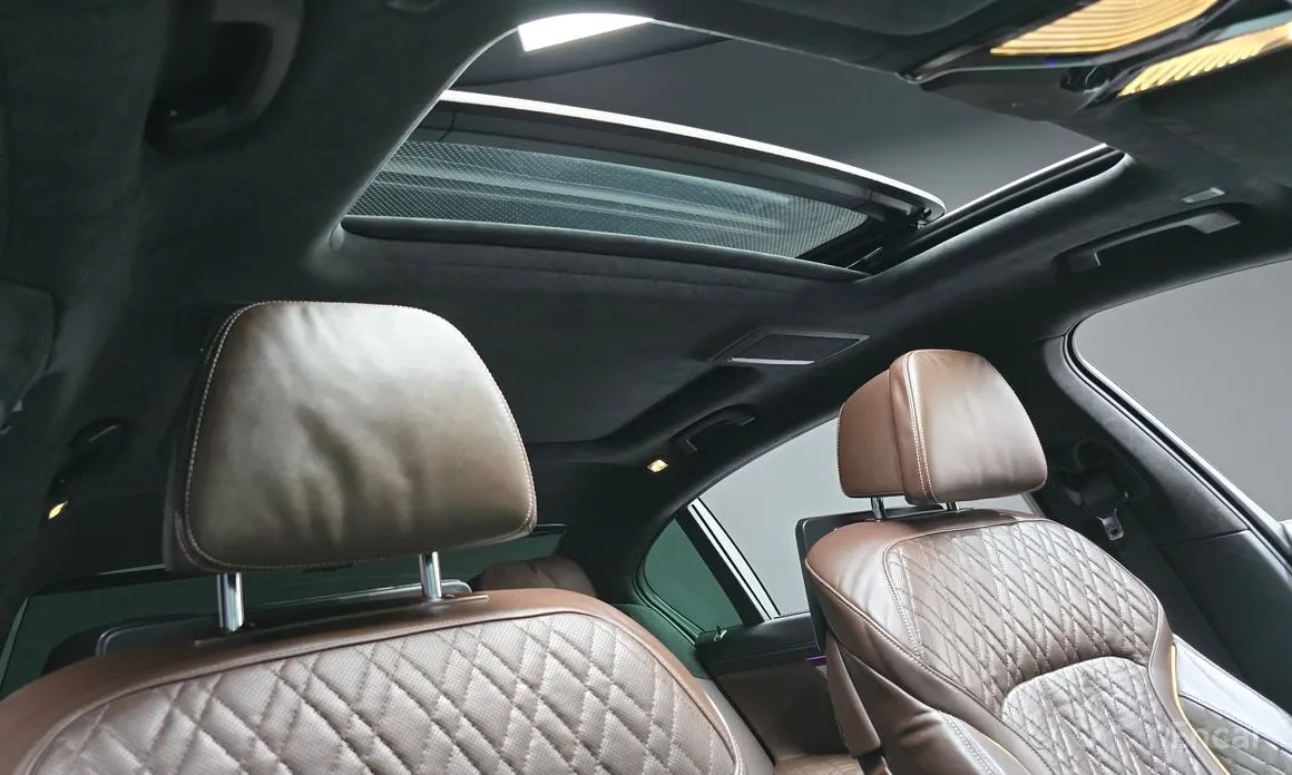 Фото 19 - BMW 7 Series