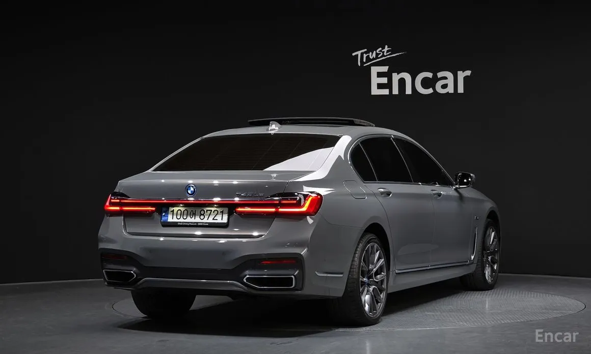 Фото 2 - BMW 7 Series