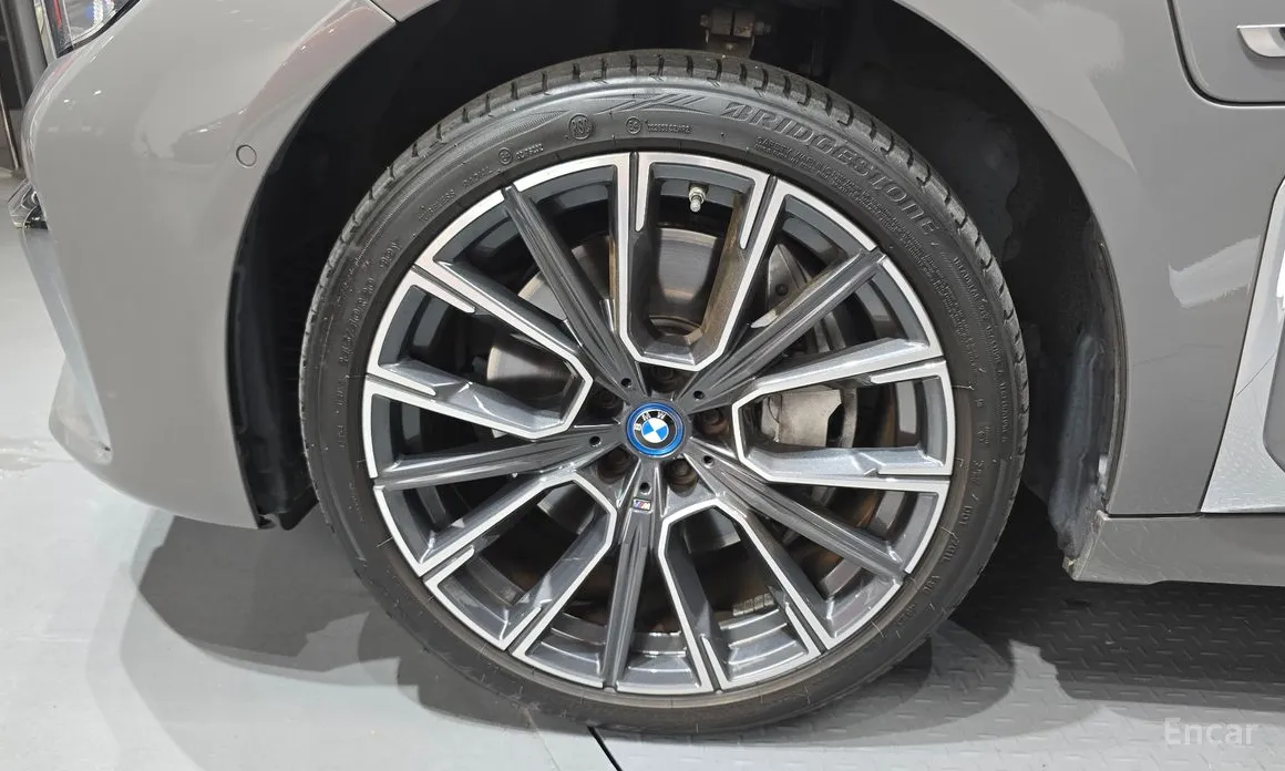 Фото 5 - BMW 7 Series