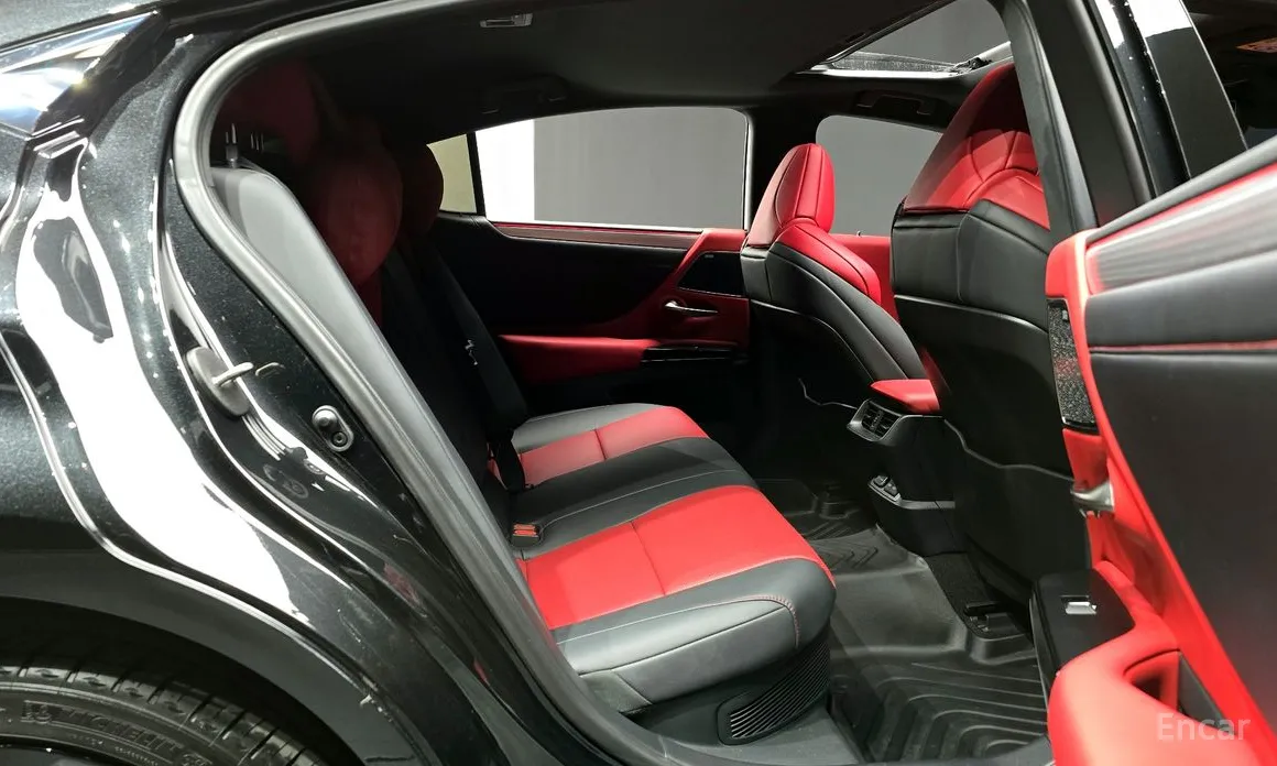 Фото 12 - Lexus ES