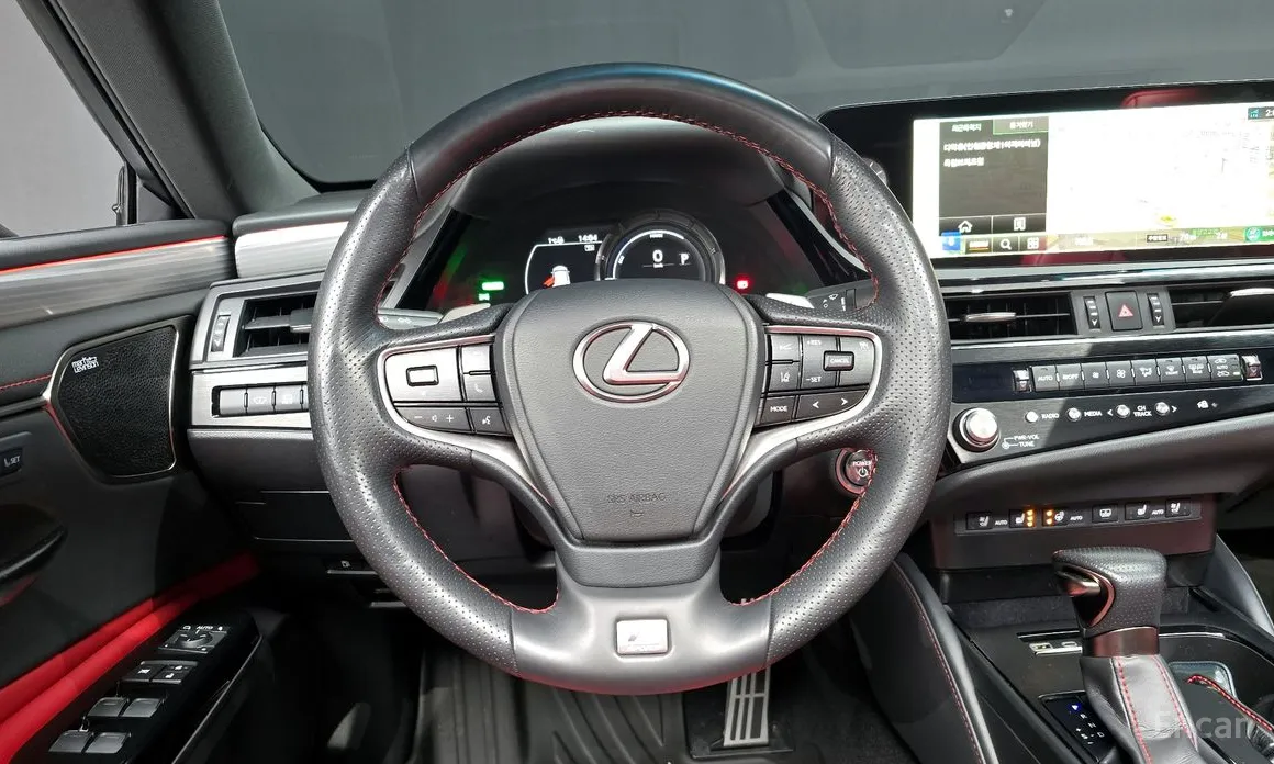 Фото 13 - Lexus ES