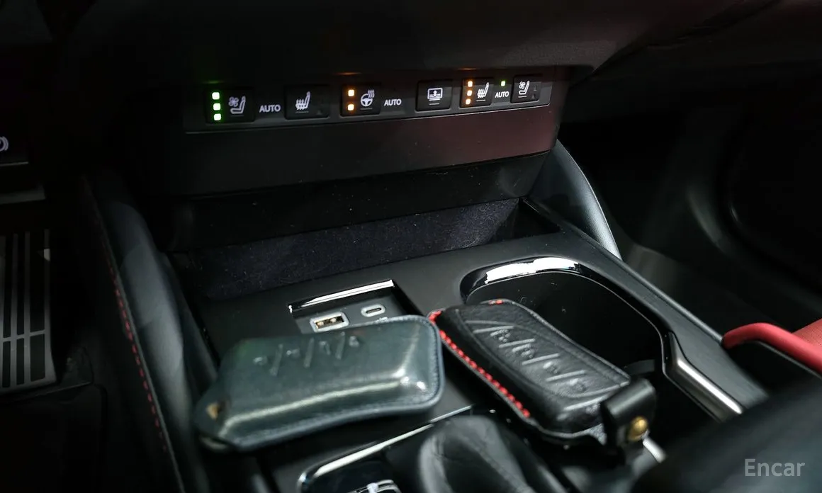 Фото 16 - Lexus ES