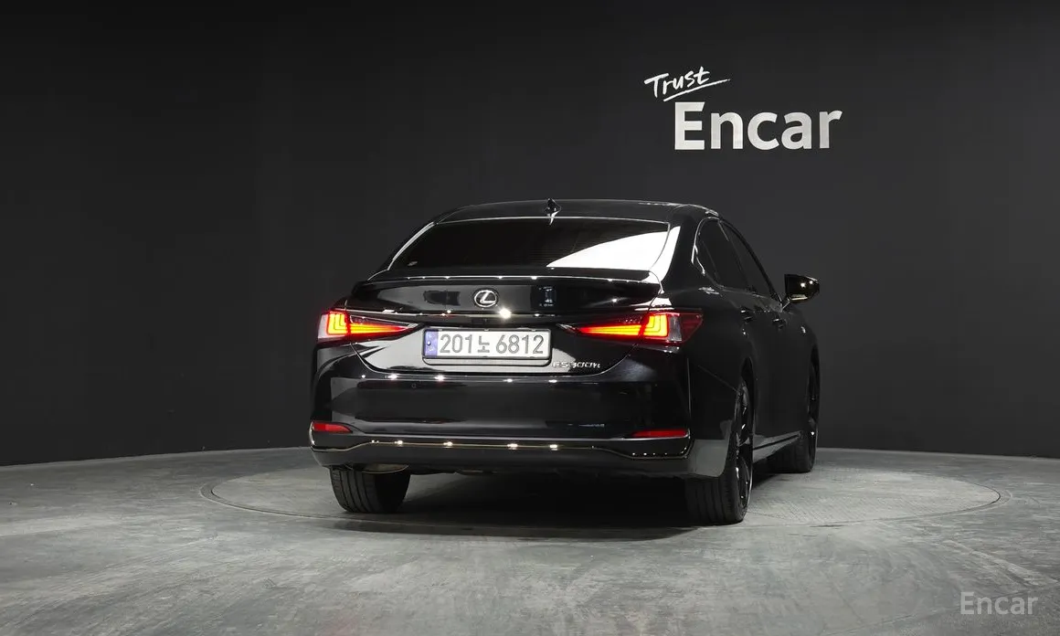 Фото 4 - Lexus ES