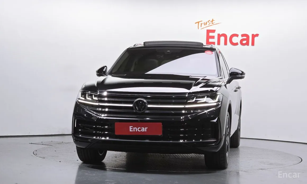 Фото 3 - Volkswagen Touareg