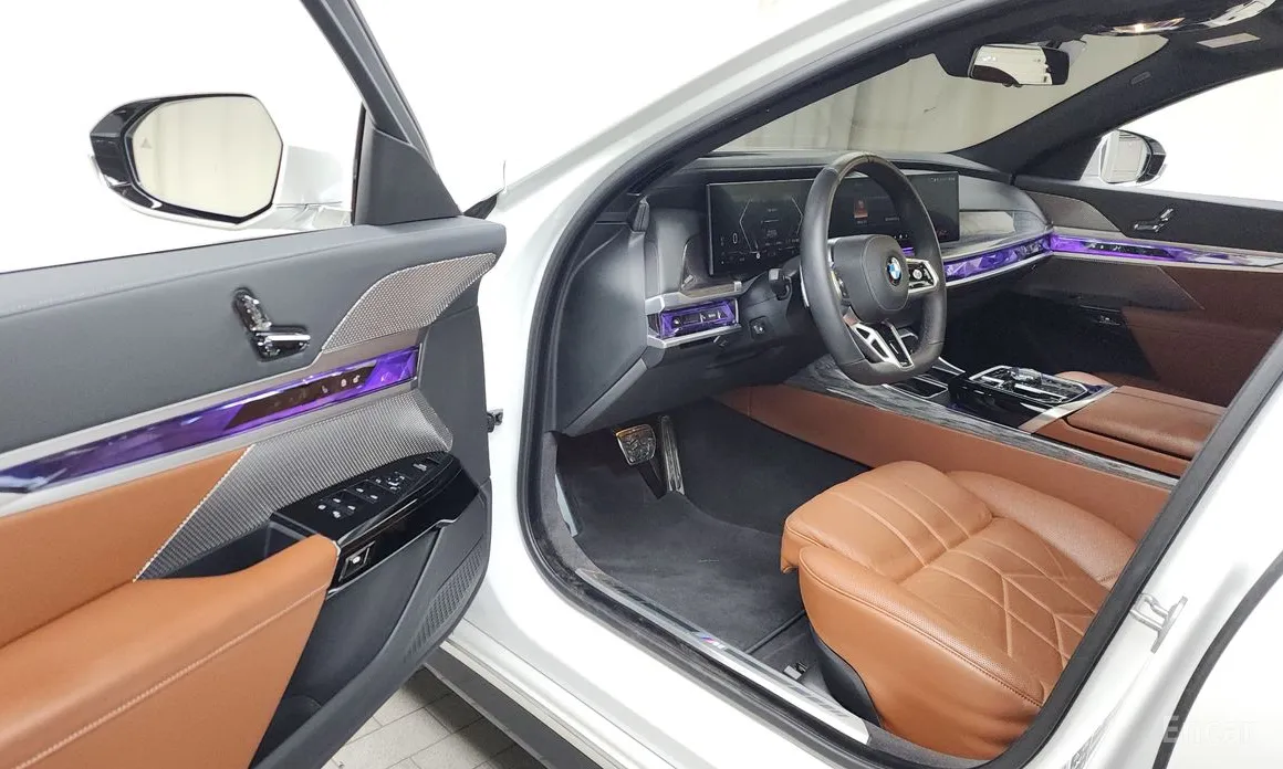 Фото 10 - BMW 7 Series