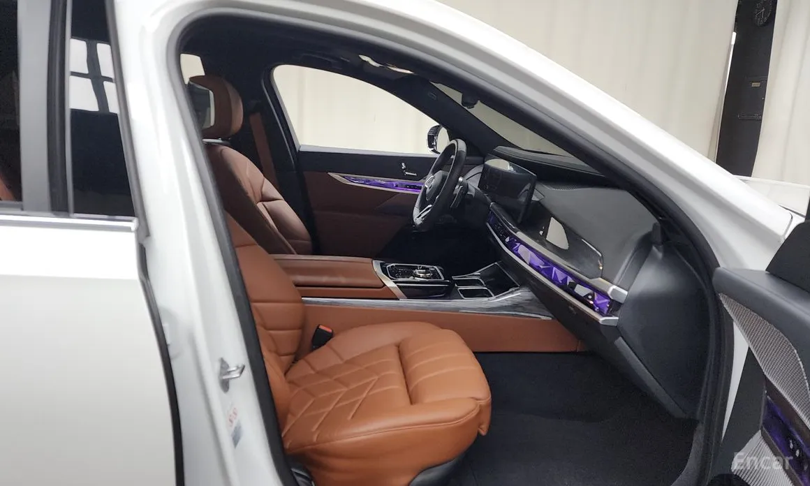 Фото 11 - BMW 7 Series