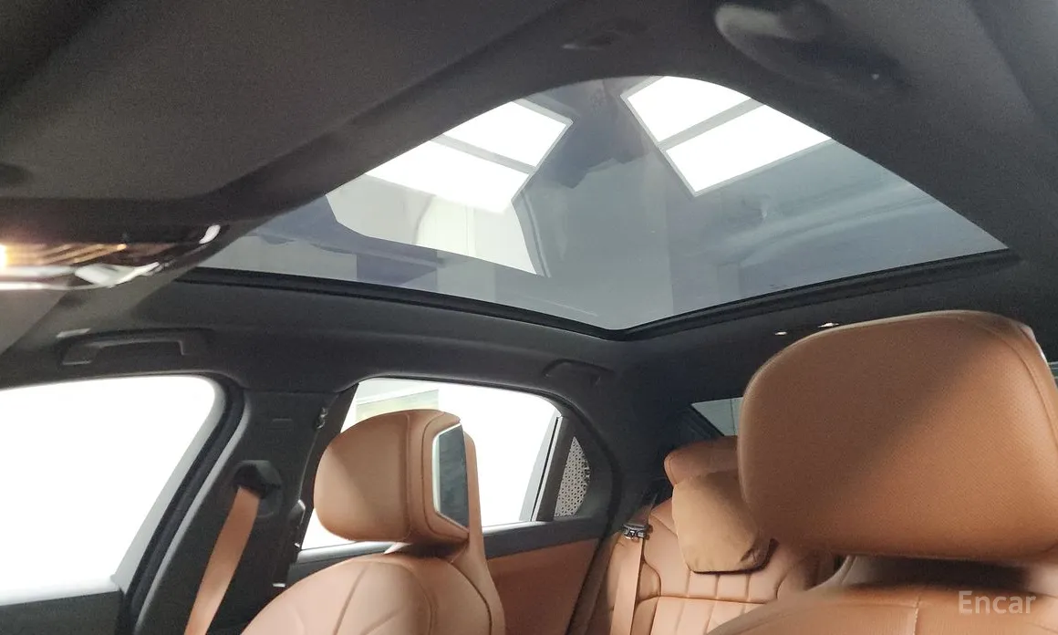 Фото 19 - BMW 7 Series