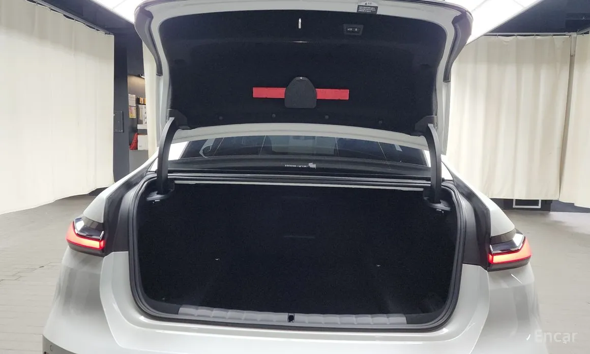 Фото 20 - BMW 7 Series