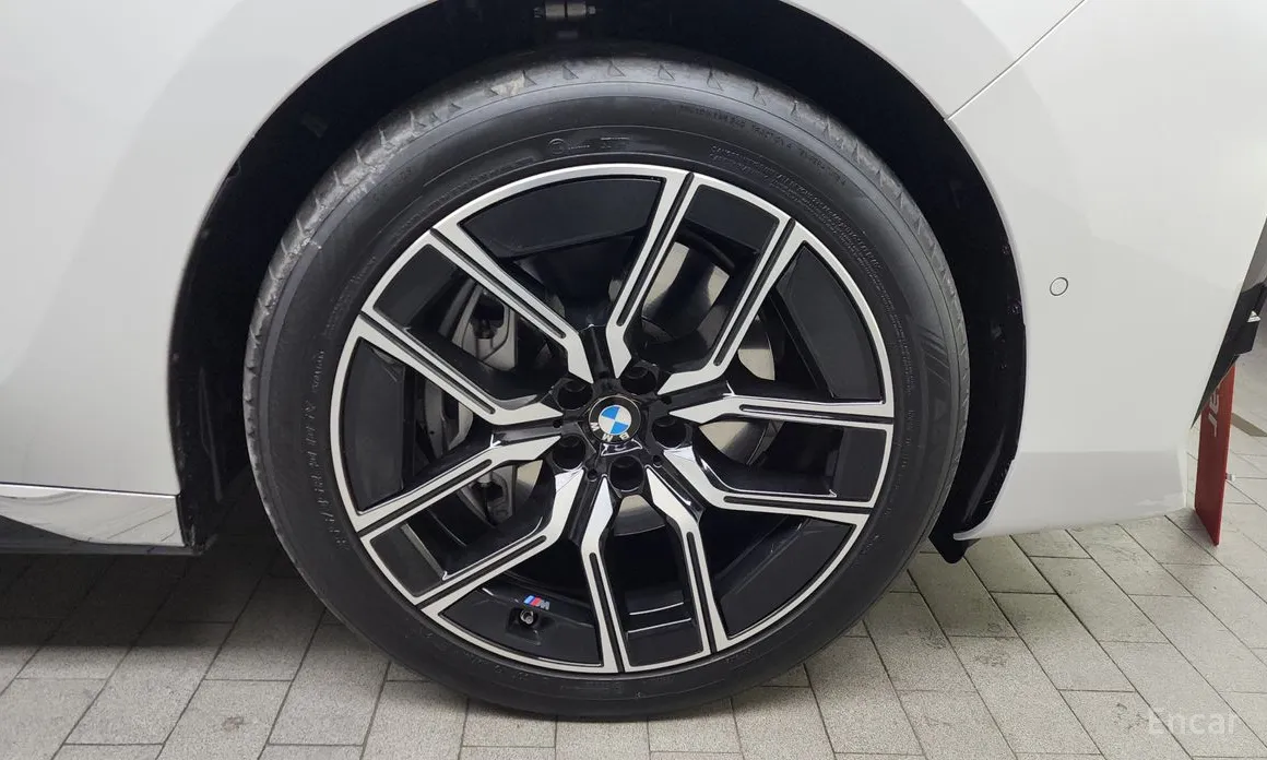 Фото 5 - BMW 7 Series