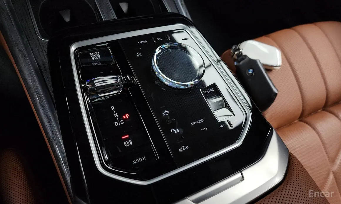 Фото 9 - BMW 7 Series