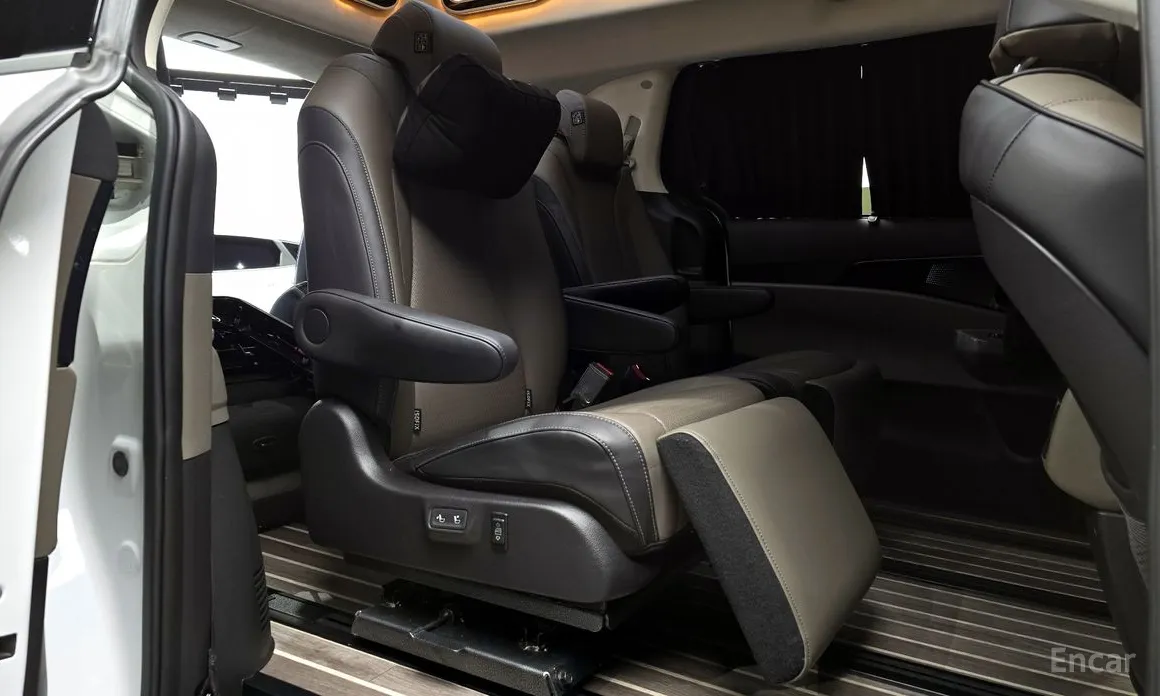 Фото 12 - Kia Carnival