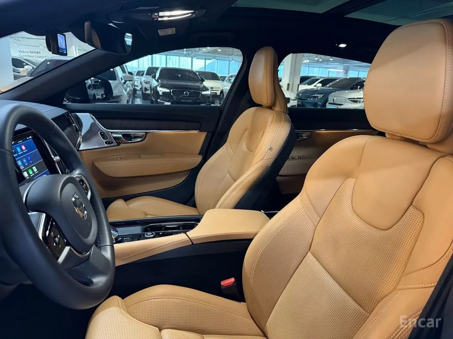 Фото 10 - Volvo S90