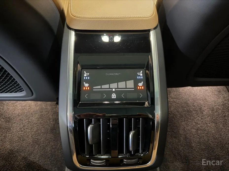 Фото 12 - Volvo S90